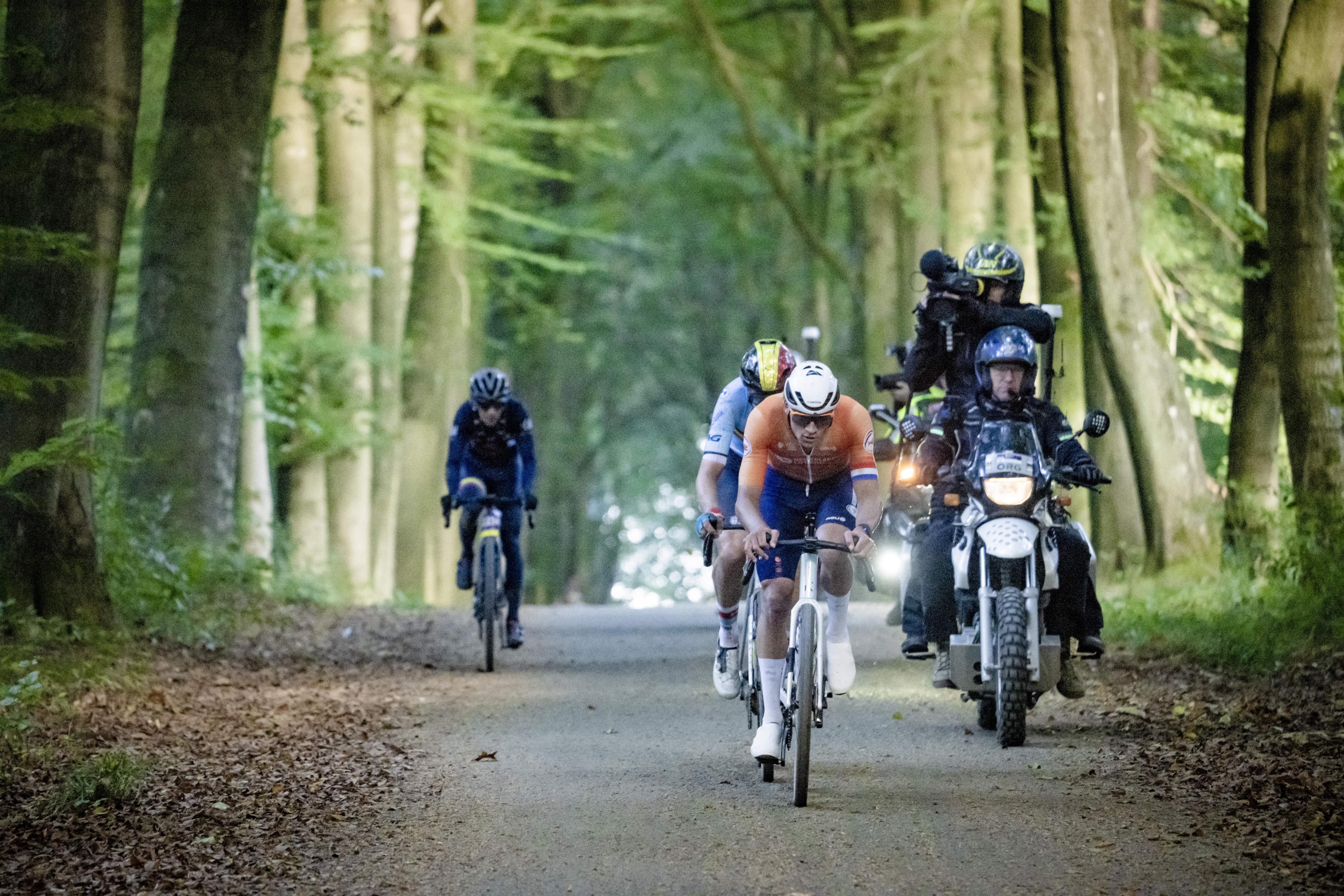 Gravel cyclists in Meerdaalwoud during 2024 gravel world championships