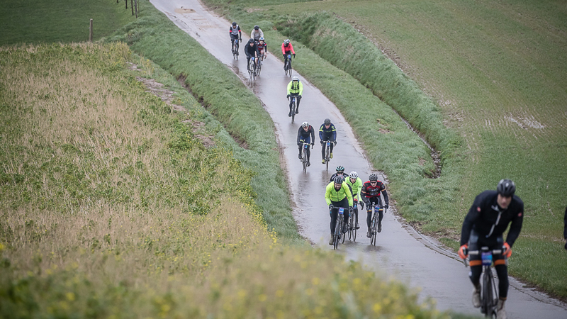 Cyclists in rain during ename classic